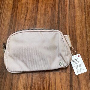 lululemon Everywhere Belt Bag *1L